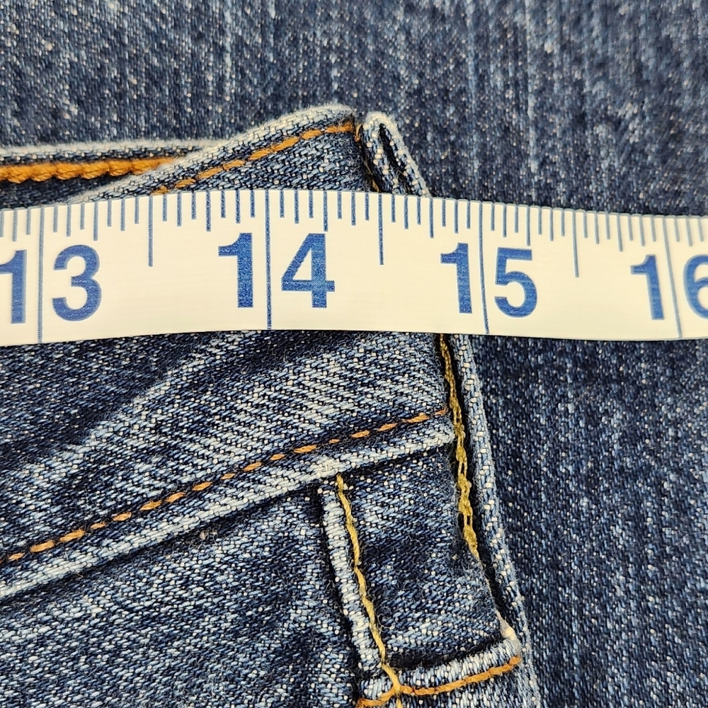 Levis 501 Button Fly Tapered 100% Cotton Distressed Style  Medium Wash Jeans. - Picture 8 of 12
